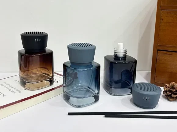 Car Square-Round Glass Reed Diffuser Bottle Refillable Aromatherapy — main view
