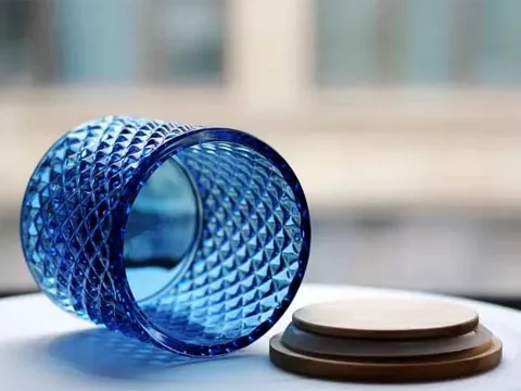Round Embossed Glass Candle Jars With Wooden Lids — view 4
