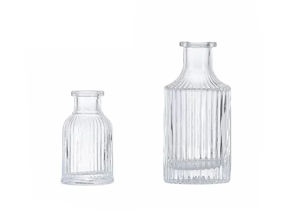 Curved Elegant Glass Diffuser Bottle — main view