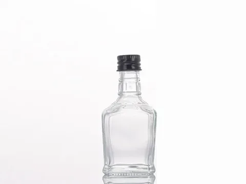 Mini Whiskey Bottles With Lids — view 2