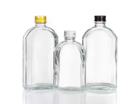 Flat Square Clear Glass Beverage Bottles With Screw Cap