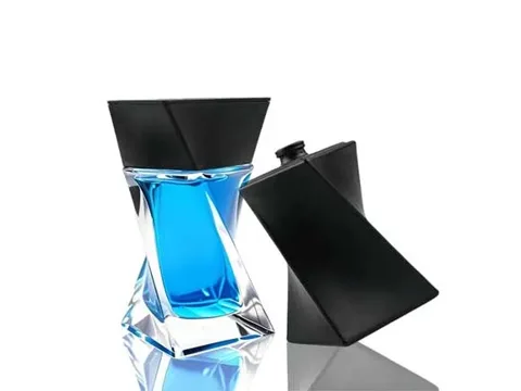 Customization Shaped Glass Perfume Bottles With Black Caps — view 2
