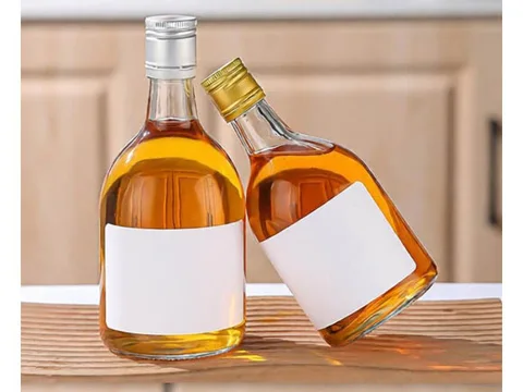 Clear Round Glass Liquor Beverage Bottles With Lids — view 3