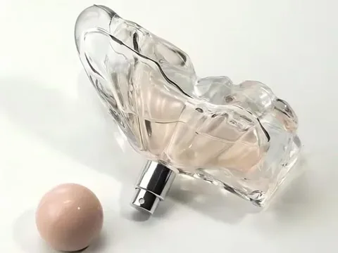 Glass Perfume Bottle Butterfly Style — view 4
