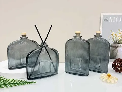 Grey Flat Square Glass Reed Diffuser Aromatherapy Bottles in