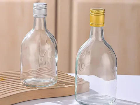 Clear Round Glass Liquor Beverage Bottles With Lids — view 2