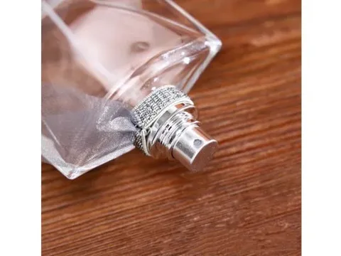 Fancy Glass Perfume Bottles Fragrance Container — view 3