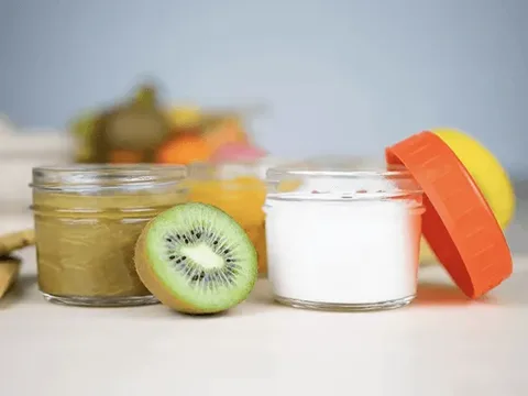 Small Glass Freezer Containers With Screw Lid — view 2